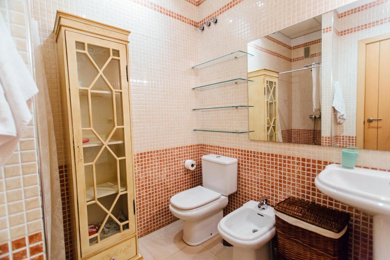 Bright And Central- 2Bd 1Bth- Malhara Sevilla Kültér fotó