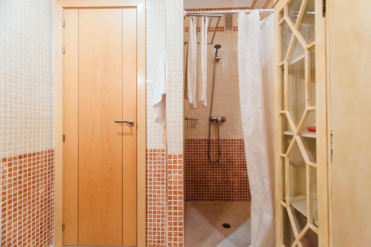 Bright And Central- 2Bd 1Bth- Malhara Sevilla Kültér fotó